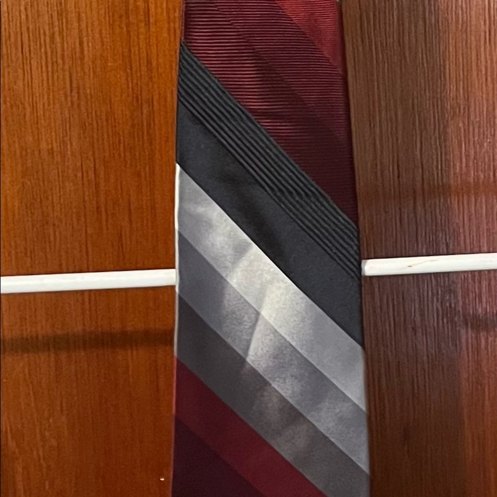 Axis tie